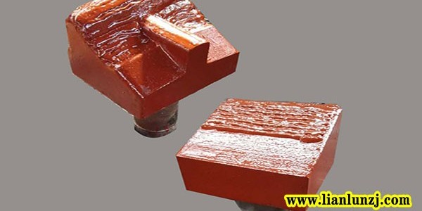 <i style='color:red'>19p04-16</i>破碎機錘頭磨損原來是由這些因素引起的？